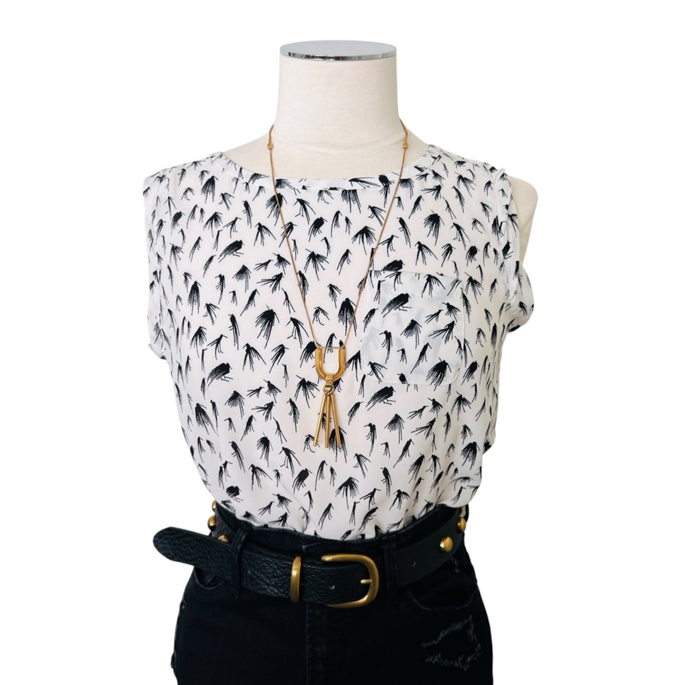 ANN TAYLOR LOFT Women’s Petite Feather Print Sleeveless Blouse Black Off White S